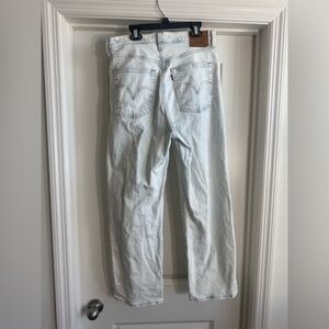 Levi's Women's Ribcage Straight Leg Jeans in Light Blue